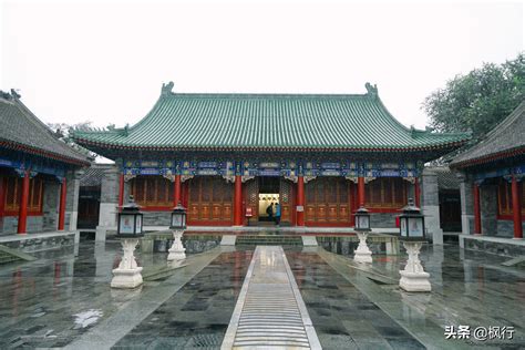  ¡Sumérgete en la historia y belleza del Templo Wanfosi en Zhangjiakou! 