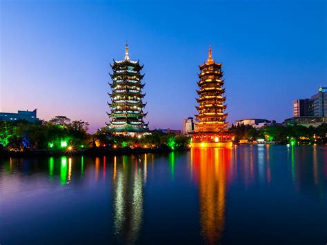  ¡La Pagoda Solitaria en Guilin: una visión etérea y un viaje espiritual!