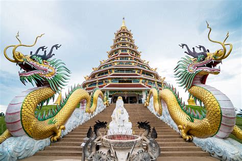  ¡Sumérgete en la Historia y la Naturaleza en el Templo del Dragón Dorado de Baiyin!